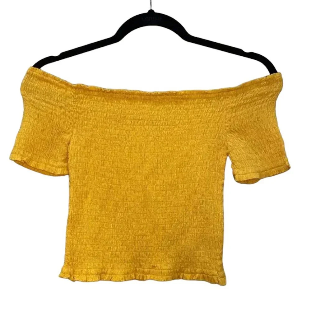 AMBIANCE Boutique Off Shoulder Ruched Stretch Crop Top - size large